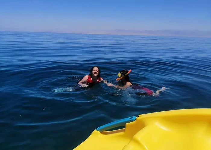 Sebaii Camp السباعى كامب شاطئ الترابين بجوار ويت بالس Ostello Nuweiba`