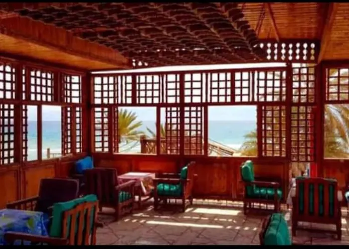 Sebaii Camp السباعى كامب شاطئ الترابين بجوار ويت بالس Ostello Nuweiba`