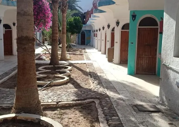 Sebaii Camp السباعى كامب شاطئ الترابين بجوار ويت بالس Ostello Nuweiba`